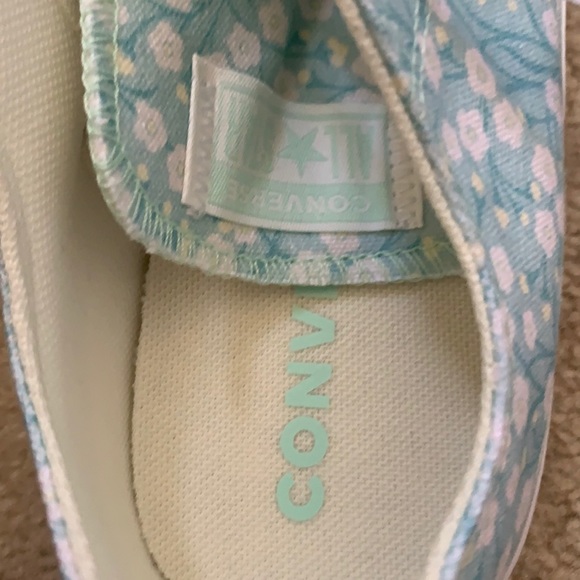 Converse Sneaker - Picture 7 of 10